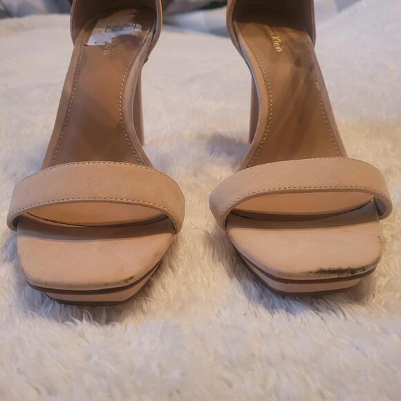 Beige/Gold Calvin Klein 4 inch heels, Size 9 - Picture 5 of 14